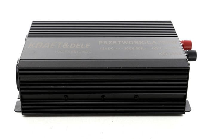 Automuundur 700 W 12 V – 230 V