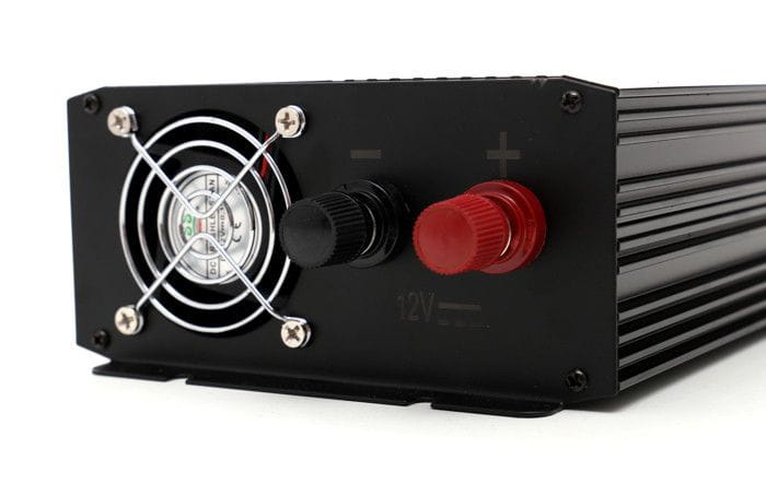 Automuundur 700 W 12 V – 230 V