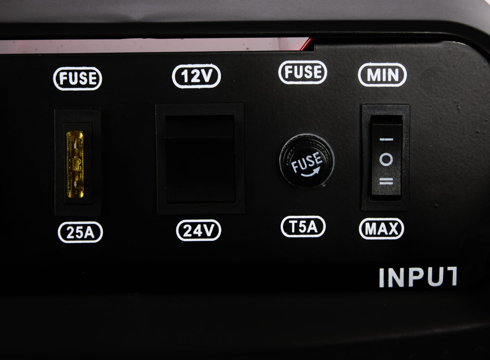 Autoakulaadija 12V 24V 20A 200Ah KD1907