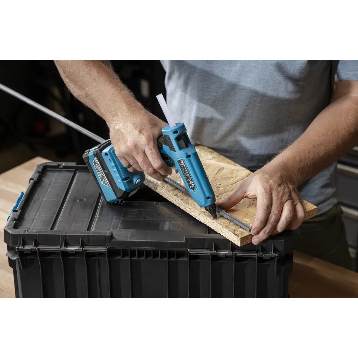 Liimipüstol akutoitel 18V