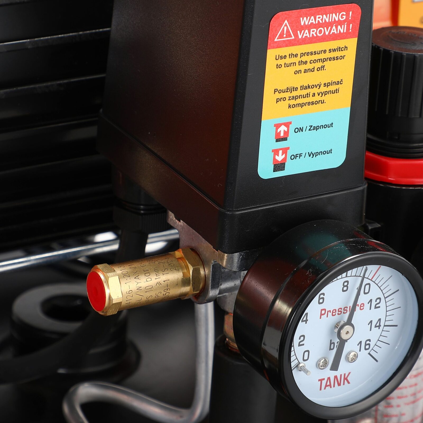 Õlivaba kompressor 100L 3000W KD1389