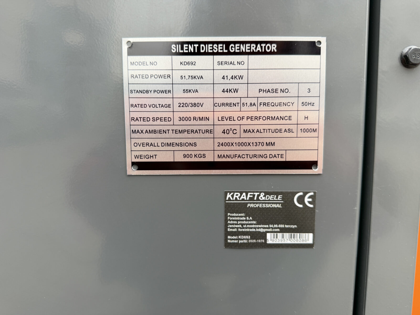 Diisligeneraator 41,4/44kW KD692